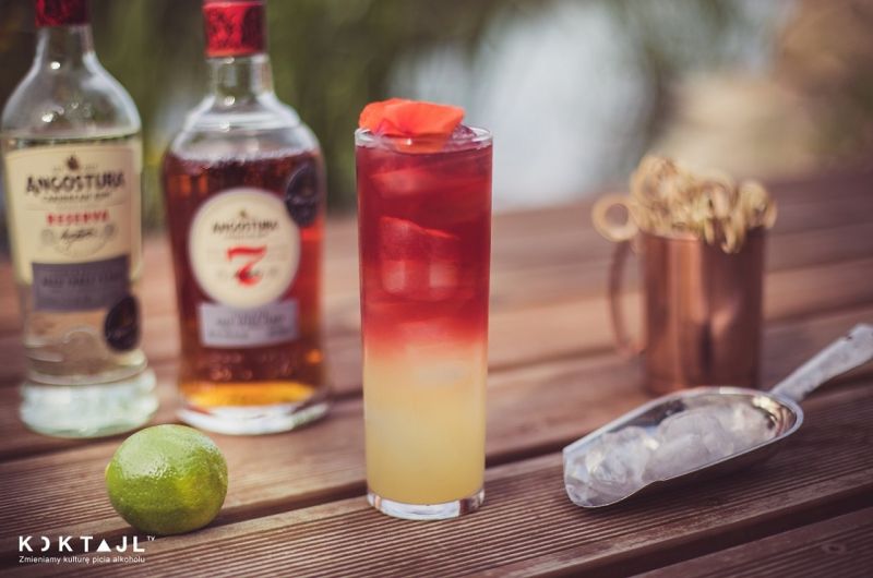 Wakacyjny drink z rumem w stylu tiki 