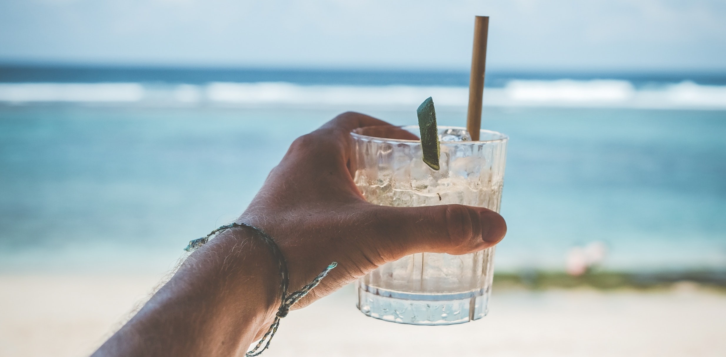 Drinki na lato - zestawienie najlepszych orzeźwiających wakacyjnych przepisów.