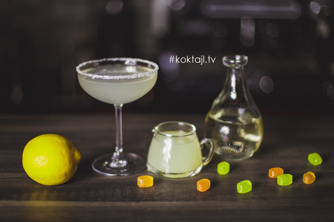 Przepis na drinka o smaku landrynków - Lemon Drop Martini. 